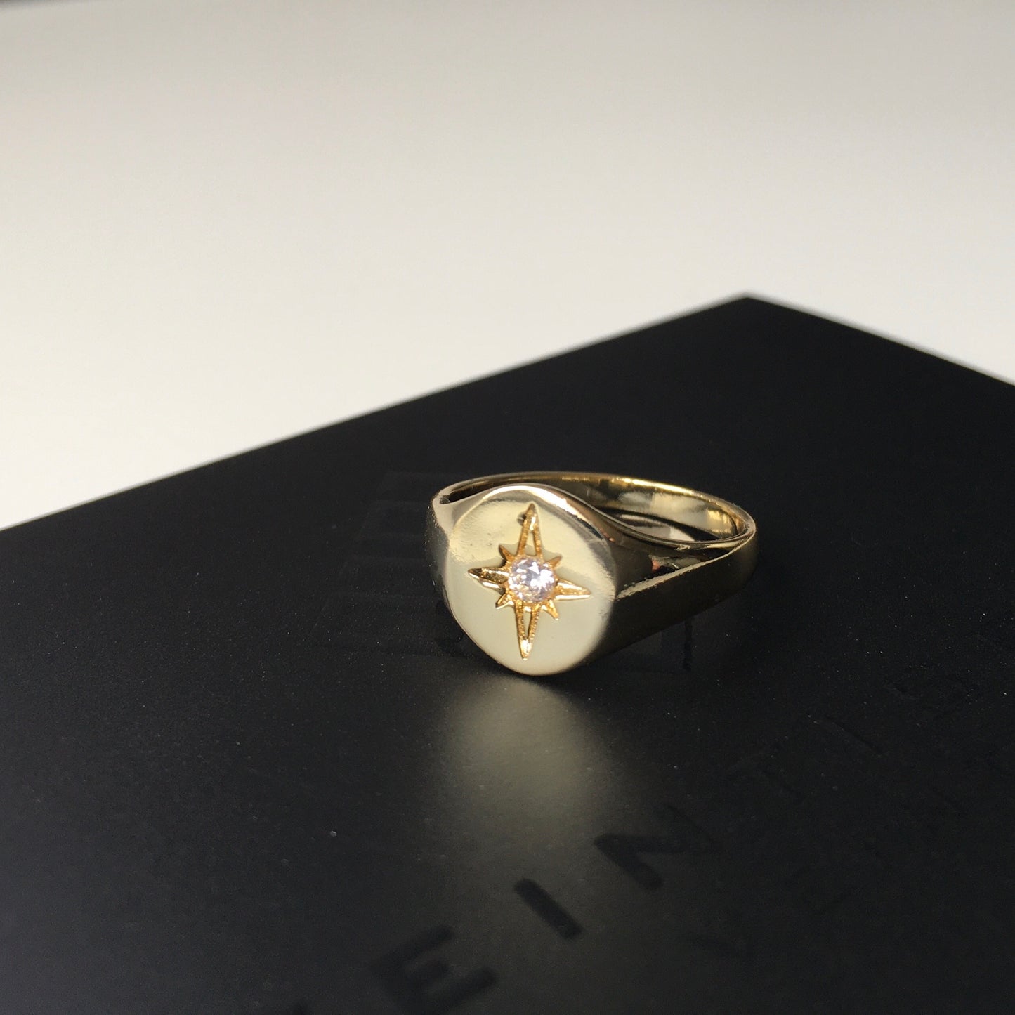 ANILLO LUCIAN