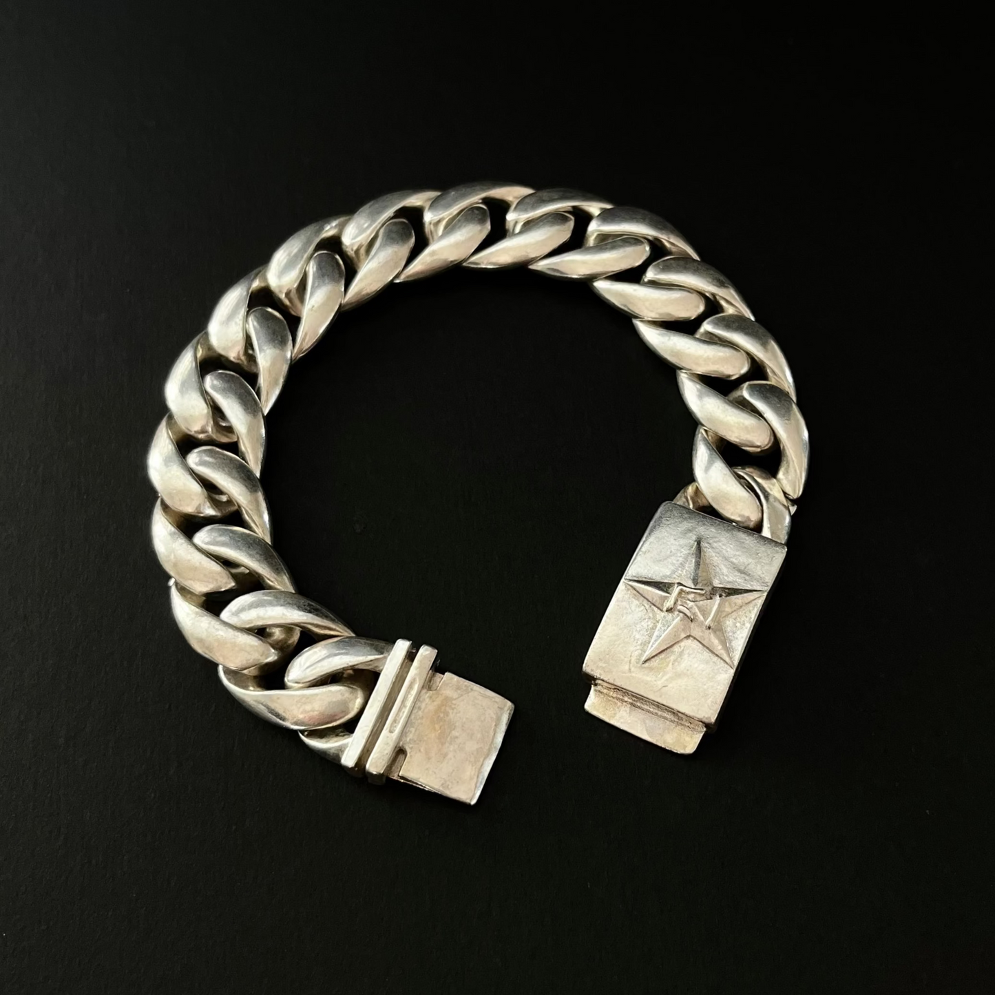 PULSERA STAR BOLD