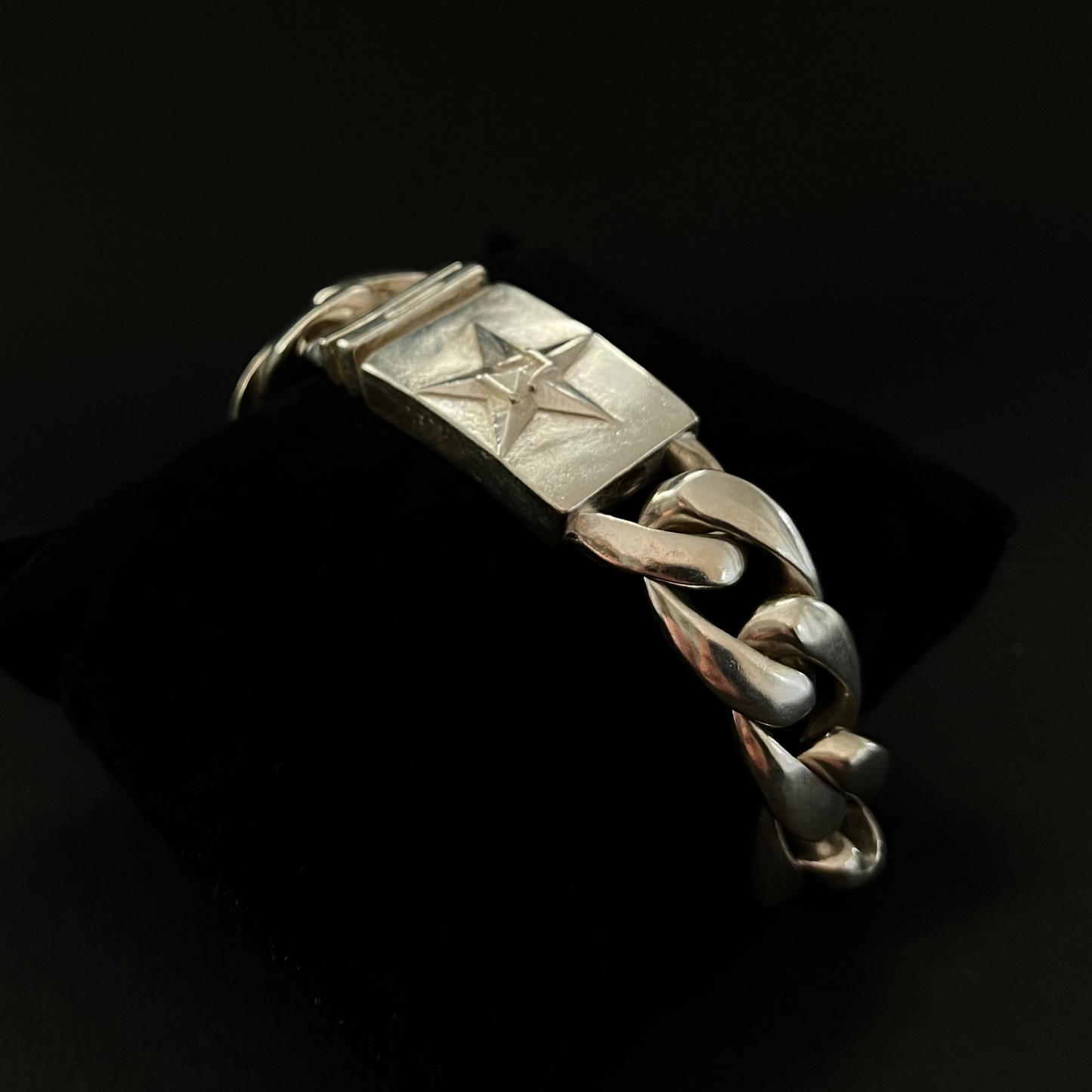 PULSERA STAR BOLD