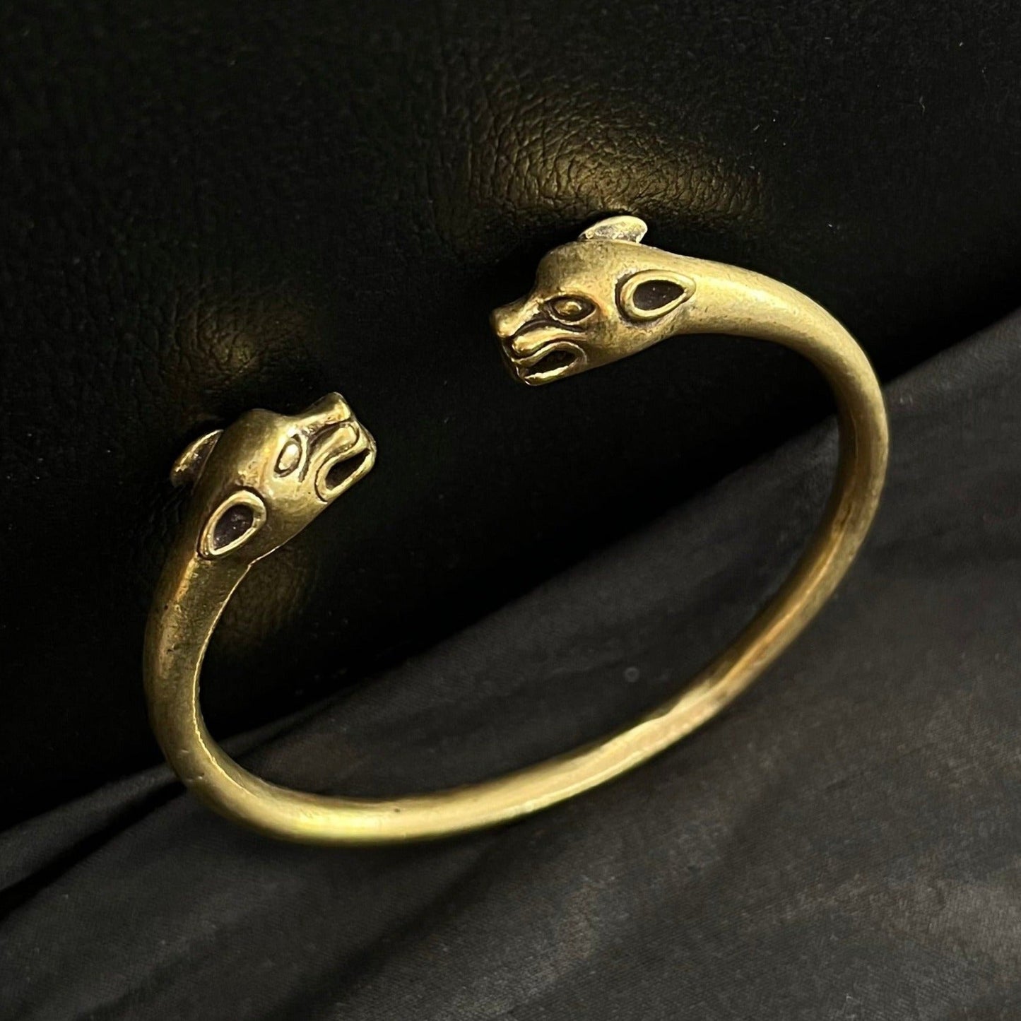 ESCLAVA LEOPARDOS BRONCE