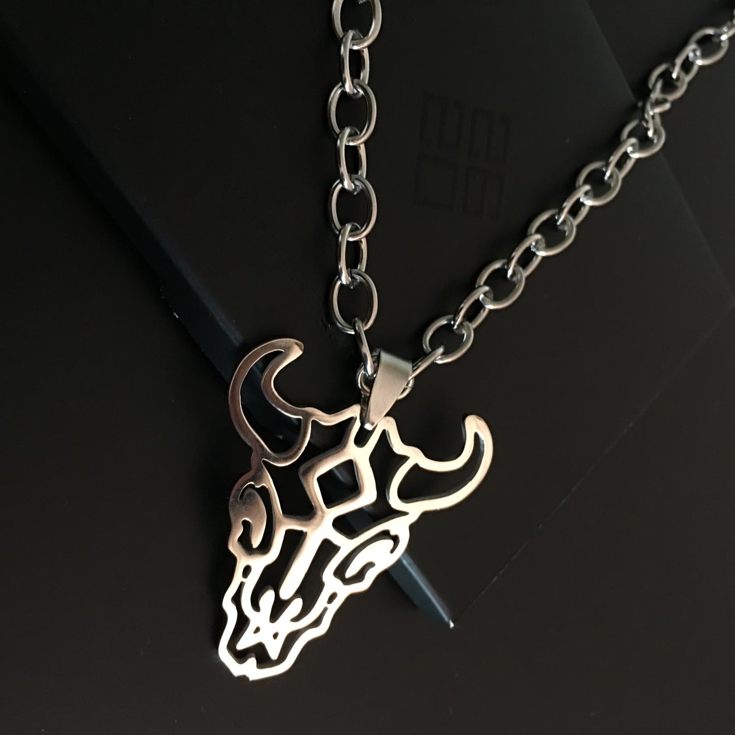 COLLAR TORO SILVER